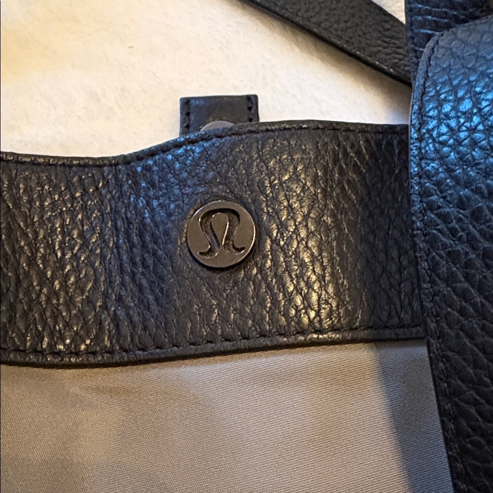EUC HUGE Lululemon Now & Always Tote Laptop BagTHE BIG ONE LEATHER & NYLON EUC - Picture 15 of 17